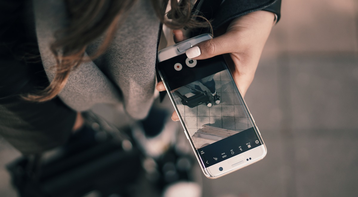 Distribuirea de fotografii și video