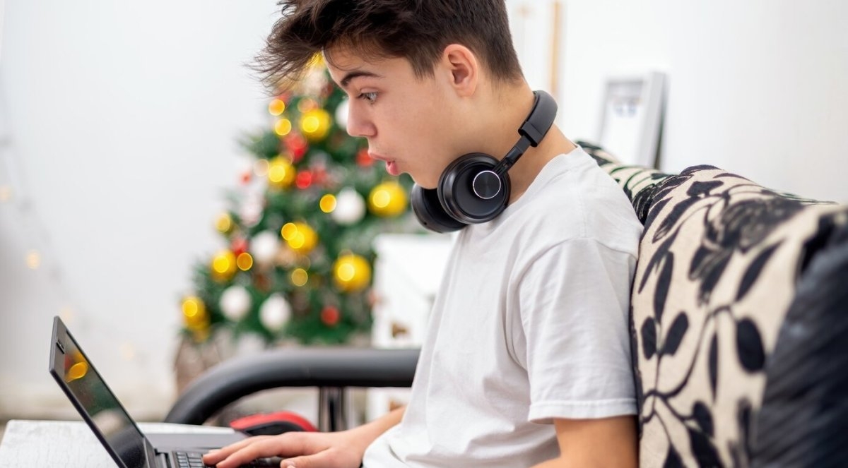 Adolescența în era digitală